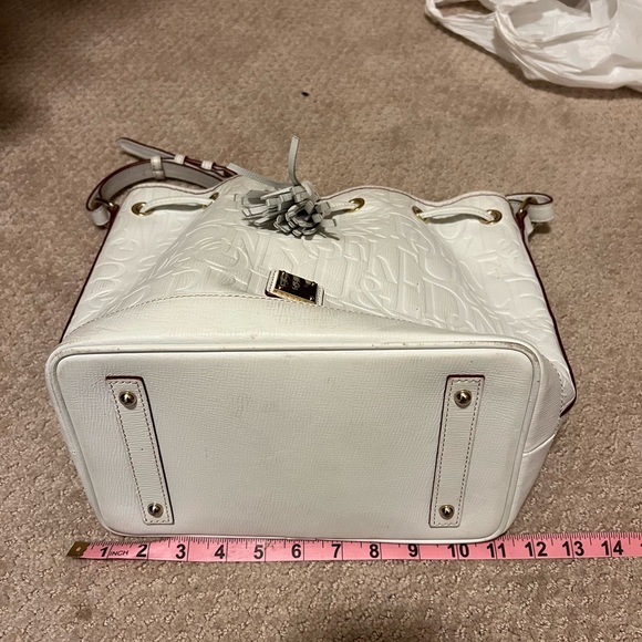 Doonie & Bourke bucket bag in white - Picture 7 of 11